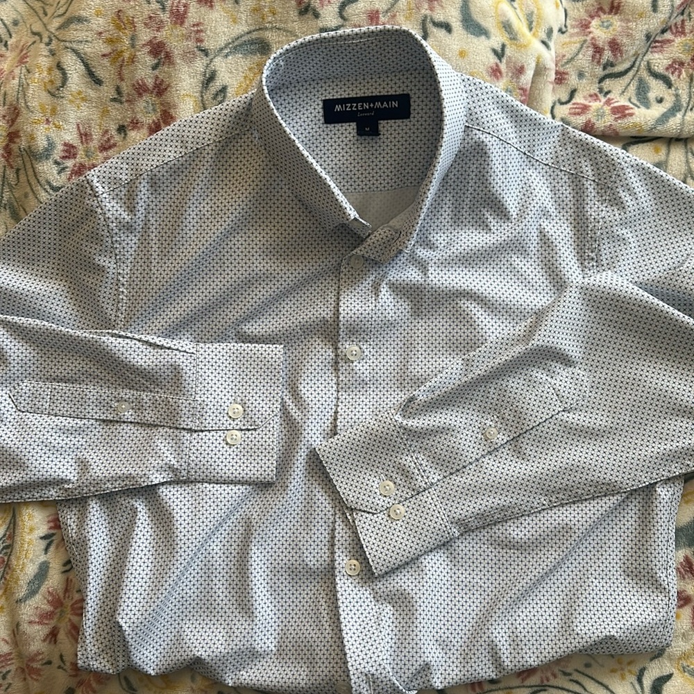 Mizzen + Main men’s dress shirt- medium.